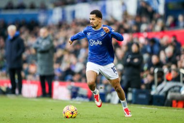 Everton 'dan Iliman Ndiaye, 19 Ocak 2025' te Goodison Park, Liverpool 'da oynanan Premier League maçında topla koşuyor.