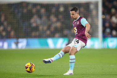 Burnley 'den Josh Cullen 17 Ocak 2025' te Burnley ile Sunderland 'ın Turf Moor, Burnley' de oynadığı Sky Bet Şampiyonası maçında pas attı.