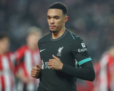 Liverpool 'dan Trent Alexander-Arnold Premier League maçı sırasında Brentford, Liverpool' a karşı Gtech Community Stadyumu, Londra, Birleşik Krallık, 18 Ocak 2025