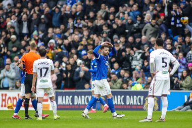 Cardiff City 'den Calum Chambers, 18 Ocak 2025' te Cardiff City, Cardiff City Stadyumu 'nda oynanan Cardiff City - Swansea City maçında.