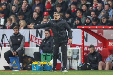 Southampton 'dan İvan Juric Manager takımına Premier Lig maçı sırasında Nottingham Forest ile Southampton City Ground, Nottingham, İngiltere' de 19 Ocak 2025 'te karşı karşıya geldiklerinde talimat verdi.