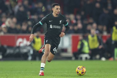 Liverpool 'dan Trent Alexander-Arnold Premier League maçı sırasında Brentford, Liverpool' a karşı Gtech Community Stadyumu, Londra, Birleşik Krallık, 18 Ocak 202