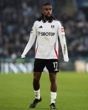 Premier Lig maçı sırasında Fulham 'dan Alex Iwobi King Power Stadyumu' nda Leicester City ile Fulham maçında, 18 Ocak 2025