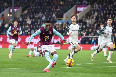 Burnley 'li Jaidon Anthony, 17 Ocak 2025' te Burnley, Burnley, Birleşik Krallık 'ta oynanan Gökyüzü İddia Şampiyonası maçında Sunderland' a karşı Patterson 'ın uzak direkten kurtardığı golü atıyor.