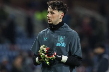 Burnley 'den James Trafford, 17 Ocak 2025' te Burnley, Burnley, İngiltere 'deki Turf Moor' da oynanan Sky Bet Şampiyonası karşılaşmasında maç öncesi ısınma maçında