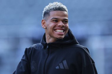 Newcastle United takımından William Osula, 18 Ocak 2025 'te St. James' s Park, Newcastle 'da oynanan Premier League karşılaşmasında gülümseme dolu.
