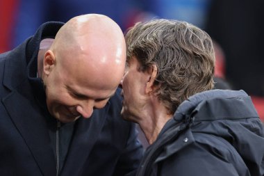 Liverpool 'dan Arne Slot menajeri ve Brentford' dan Thomas Frank Menajeri Premier Lig karşılaşmasında Brentford Liverpool 'a karşı Gtech Community Stadyumu, Londra, İngiltere, 18 Ocak 2025
