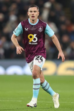Burnley takımından Josh Cullen 17 Ocak 2025 'te Burnley' e karşı Turf Moor, Burnley, İngiltere 'de oynanan Gökyüzü İddia Şampiyonası maçında