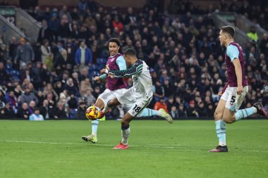 Sunderland 'dan Wilson Isidor, 17 Ocak 2025' te Burnley ile Sunderland 'ın oynadığı Turf Moor, Burnley, Birleşik Krallık' ta oynanan Gökyüzü İddia Şampiyonası maçında gol atarken görülüyor.
