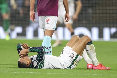 Sunderland 'dan Wilson Isidor 17 Ocak 2025' te Burnley-Sunderland Turf Moor, Burnley, İngiltere 'de oynanan Gökyüzü İddia Şampiyonası maçında nakavt oldu.