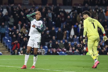 Sunderland 'dan Wilson Isidor, 17 Ocak 2025' te Burnley ile Sunderland arasında oynanan Sky Bet Şampiyonası maçının ikinci yarısındaki golü kaçırdıktan sonra tepki gösterdi.