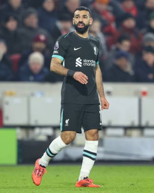 Liverpool 'dan Mohamed Salah Premier Lig maçı sırasında Brentford, Liverpool' a karşı Gtech Community Stadyumu, Londra, Birleşik Krallık, 18 Ocak 2025