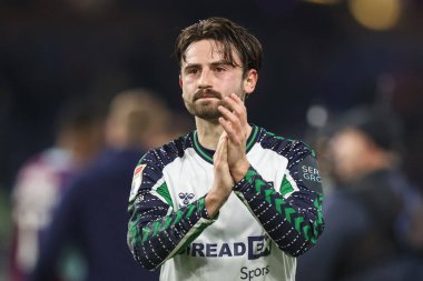 Sunderland 'dan Patrick Roberts, 17 Ocak 2025' te Burnley-Sunderland Turf Moor, Burnley, İngiltere 'de oynanan Sky Bet Şampiyonası' ndaki son düdük sesinden sonra taraftarları alkışlıyor.