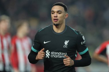 Liverpool 'dan Trent Alexander-Arnold Premier League maçı sırasında Brentford, Liverpool' a karşı Gtech Community Stadyumu, Londra, Birleşik Krallık, 18 Ocak 2025