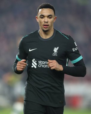 Liverpool 'dan Trent Alexander-Arnold Premier League maçı sırasında Brentford, Liverpool' a karşı Gtech Community Stadyumu, Londra, Birleşik Krallık, 18 Ocak 2025