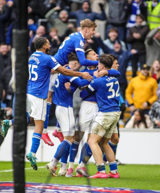 Cardiff City 'den Callum Robinson, 18 Ocak 2025' te Cardiff City, Cardiff City Stadyumu 'nda oynanan Sky Bet Şampiyonası maçında takımının ilk golünü atmasını kutluyor.