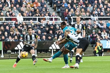 Bournemouth 'dan Antoine Semenyo, 18 Ocak 2025' te İngiltere 'nin Newcastle kentindeki St. James' s Park 'ta oynanan Premier League maçı Newcastle United ve Bournemouth maçında kalede şut çekti.