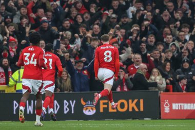 Nottingham Ormanı 'ndan Elliot Anderson, İngiltere' nin Nottingham şehrinde 19 Ocak 2025 'te oynanan Premier League maçında Nottingham Forest' a karşı Southampton maçında 1-0 'lık galibiyetini kutluyor.