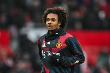 Manchester United 'dan Joshua Zirkzee Premier League karşılaşması öncesinde Manchester United ve Hove Albion' a karşı 19 Ocak 2025 'te Old Trafford, Manchester, İngiltere' de oynanan maç öncesi ısınma maçında