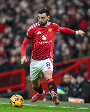 Manchester United takımından Bruno Fernandes, Manchester United ile Brighton ve Hove Albion arasındaki 19 Ocak 2025 'te oynanan Premier League karşılaşmasında topa bir son verdi.