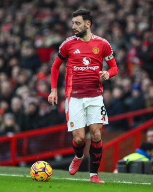 Manchester United takımından Bruno Fernandes, Manchester United ile Brighton ve Hove Albion arasındaki 19 Ocak 2025 'te oynanan Premier League karşılaşmasında topa bir son verdi.