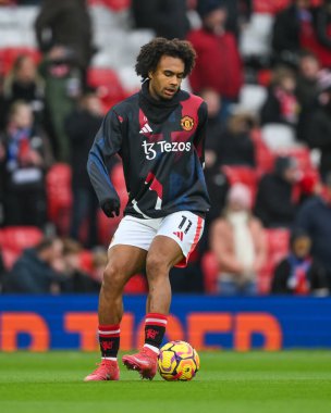 Manchester United 'dan Joshua Zirkzee Premier League karşılaşması öncesinde Manchester United ve Hove Albion' a karşı 19 Ocak 2025 'te Old Trafford, Manchester, İngiltere' de oynanan maç öncesi ısınma maçında