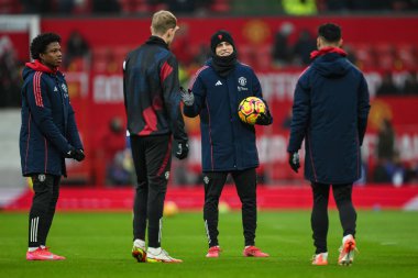 Manchester United 'dan Alejandro Garnacho Premier Lig karşılaşması öncesinde Manchester United ve Hove Albion' a karşı 19 Ocak 2025 'te Old Trafford, Manchester, İngiltere' de oynanan maç öncesi ısınma maçında