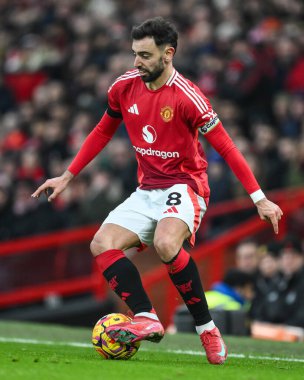 Manchester United takımından Bruno Fernandes, Manchester United ile Brighton ve Hove Albion arasındaki 19 Ocak 2025 'te oynanan Premier League karşılaşmasında topa bir son verdi.