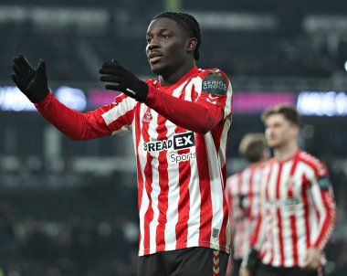 Sunderland 'dan Eliezer Mayenda, 21 Ocak 2025 tarihinde İngiltere' nin Pride Park Stadyumu 'nda oynanan Derby County - Sunderland maçından sonra