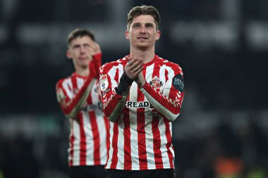 Sunderland 'dan Dennis Cirkin, 21 Ocak 2025' te İngiltere 'nin Derby şehrindeki Pride Park Stadyumu' nda oynanan Derby County - Sunderland maçından sonra