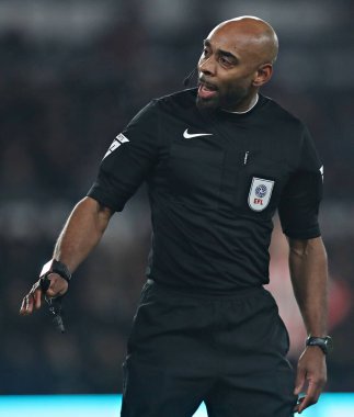 Hakem Sam Allison Sky Bet Şampiyonası 'nda Derby County - Sunderland maçında Pride Park Stadyumu, Derby, İngiltere, 21 Ocak 2025