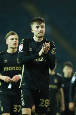 Coventry City 'den Josh Eccles, 21 Ocak 2025' te İngiltere 'nin Blackburn kentinde oynanan Blackburn Rovers-Coventry City maçından sonra taraftarlarını alkışladı.