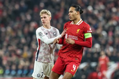 Lille 'den Hkon Arnar Haraldsson ve Liverpool' dan Virgil van Dijk UEFA Şampiyonlar Ligi - Lig Stage Liverpool - Liverpool - Lig Stage Liverpool - Liverpool, Liverpool, Birleşik Krallık, 21 Ocak 2025