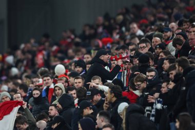 Megafonlu bir taraftar UEFA Şampiyonlar Ligi - Lig Sahnesi Liverpool Lille 'e karşı Anfield, Liverpool, İngiltere, 21 Ocak 2025