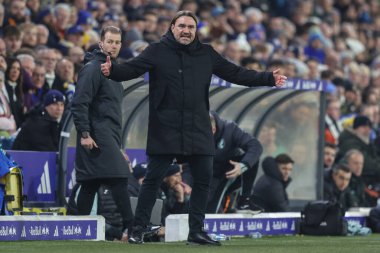 Leeds United 'ın Daniel Farke Menajeri 22 Ocak 2025 tarihinde Leeds, İngiltere' deki Elland Road 'da oynanan Sky Bet Şampiyonası maçında tepki gösterdi.