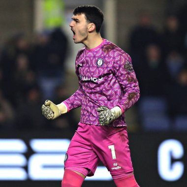 Bristol City 'den Max O' Leary, Bristol City 'den Nahki Wells' in 22 Ocak 2025 'te İngiltere' nin başkenti Hillsborough 'da Çarşamba günü Bristol City' ye karşı oynanan Gökyüzü İddia Şampiyonası maçında attığı ilk golü kutluyor.