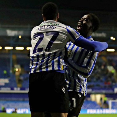 Sheffield Wednesday 'den Djeidi Gassama, 22 Ocak 2025' te İngiltere 'nin Sheffield kentinde Çarşamba günü Bristol City' ye karşı oynanan Gökyüzü İddia Şampiyonası maçında golünü kutluyor.