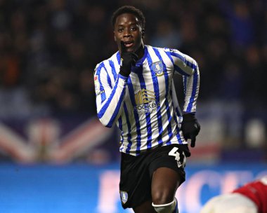 Sheffield Wednesday 'den Djeidi Gassama, 22 Ocak 2025' te İngiltere 'nin Sheffield kentinde Çarşamba günü Bristol City' ye karşı oynanan Gökyüzü İddia Şampiyonası maçında golünü kutluyor.