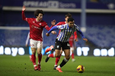 Sheffield 'li Shea Charles Çarşamba günü Bristol City' li Yu Hirakawa 'nın baskısı altında. 22 Ocak 2025' te Sheffield Çarşamba günü Hillsborough, Sheffield, İngiltere 'de Bristol City' ye karşı oynanan Gökyüzü İddia Şampiyonası karşılaşmasında.