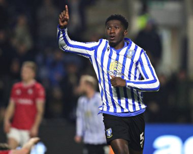 Sheffield Wednesday 'den Djeidi Gassama, 22 Ocak 2025' te İngiltere 'nin Sheffield kentinde Çarşamba günü Bristol City' ye karşı oynanan Gökyüzü İddia Şampiyonası maçında golünü kutluyor.