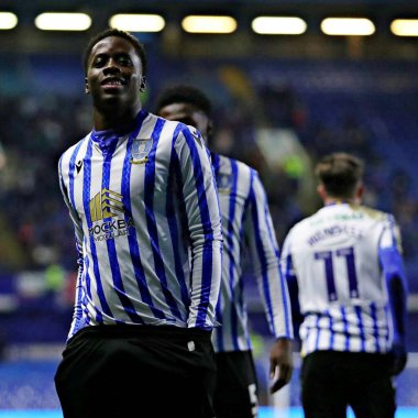 Sheffield Wednesday 'den Djeidi Gassama, 22 Ocak 2025' te İngiltere 'nin Sheffield kentinde Çarşamba günü Bristol City' ye karşı oynanan Gökyüzü İddia Şampiyonası maçında golünü kutluyor.