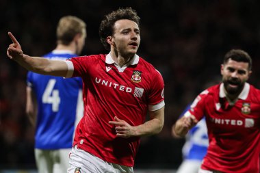 Wrexham 'dan Ollie Rathbone, Wrexham - Birmingham City maçında Wrexham - SToK Cae Ras, Wrexham, Birleşik Krallık, 23 Ocak 2025' te 1-0 kazanma golünü kutluyor.