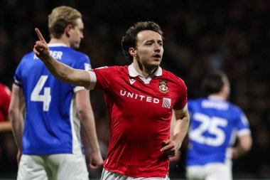 Wrexham 'dan Ollie Rathbone, Wrexham - Birmingham City maçında Wrexham - SToK Cae Ras, Wrexham, Birleşik Krallık, 23 Ocak 2025' te 1-0 kazanma golünü kutluyor.
