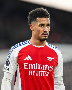 İngiltere 'nin Wolverhampton kentinde oynanan Premier League maçında Arsenal' den William Sthe Premier League maçında Wolverhampton Wanderers, Arsenal 'e karşı.
