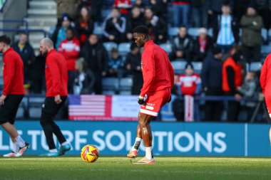 Middlesbrough 'dan Emmanuel Latte Lath 25 Ocak 2025' te İngiltere 'nin Deepdale kentinde oynanan Gökyüzü İddia Şampiyonası karşılaşması öncesinde ısınıyor.