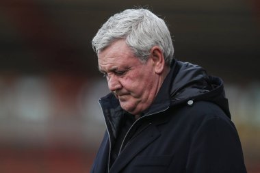 Steve Bruce, Blackpool 'un baş antrenörü, 25 Ocak 2025' te İngiltere 'deki St. James' Park, Exeter 'da oynanan Sky Bet 1 maçı öncesinde geldi.