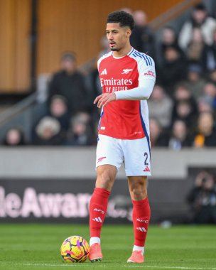 İngiltere 'nin Wolverhampton kentinde oynanan Premier League maçında Arsenal' den William Sthe Premier League maçında Wolverhampton Wanderers, Arsenal 'e karşı.