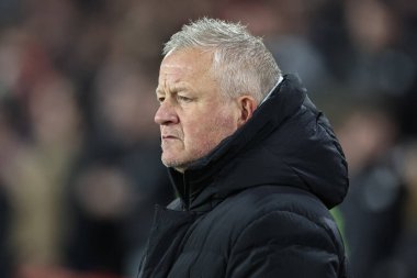 Sheffield United 'ın 24 Ocak 2025' te Bramall Lane, Sheffield, İngiltere 'de oynanan Sheffield United-Hull City maçındaki teknik direktörü Chris Wilder.
