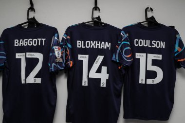 Blackpool 'un deplasman tişörtü Sky Bet Ligi 1 maçı öncesinde soyunma odasında asılıydı. Exeter City, Blackpool' a karşı St. James 'Park, Exeter, Birleşik Krallık, 25 Ocak 2025