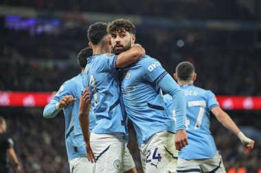 Manchester City 'den Joko Gvardiol, 25 Ocak 2025' te Etihad Stadyumu 'nda oynanan Premier League maçında 1-1' lik galibiyetini kutluyor.
